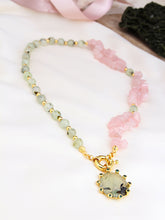 Pink Quartz & Prinhite Collier
